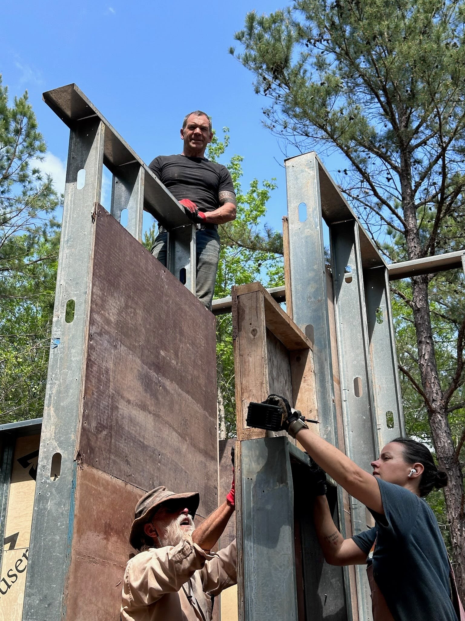 Builders raising healthy walls together