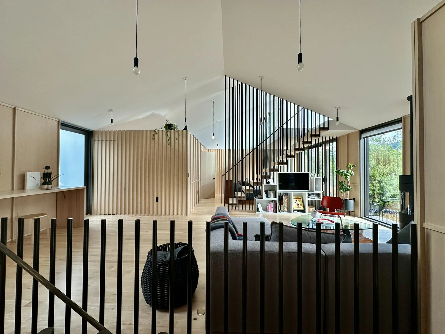 Gradient House — modern clean design meets nature