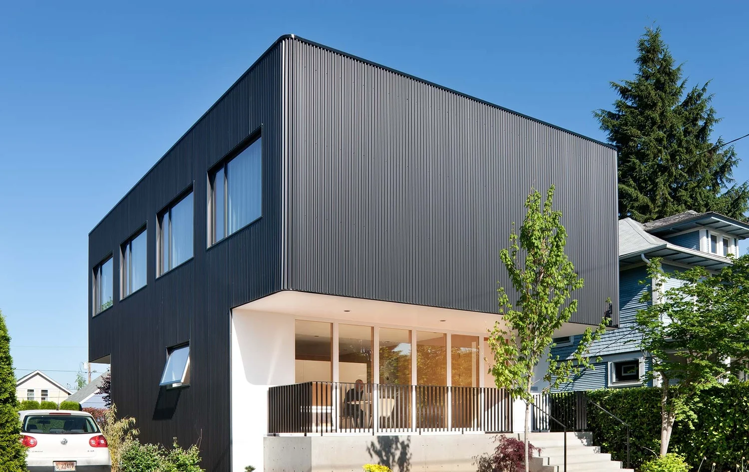 Oakly House — clean design, environmentally friendly